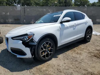 2018 Alfa Romeo Stelvio ZASFAKBN5J7C17118