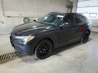 2018 Alfa Romeo Stelvio ZASFAKNN4J7B79537