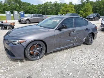 2020 Alfa Romeo Giulia ZARFAMBNXL7625000