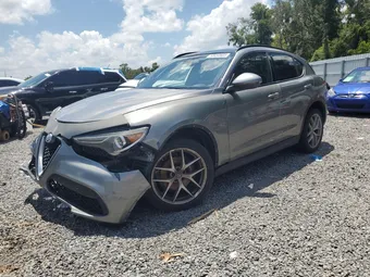 2018 Alfa Romeo Stelvio ZASFAKNN3J7B70831