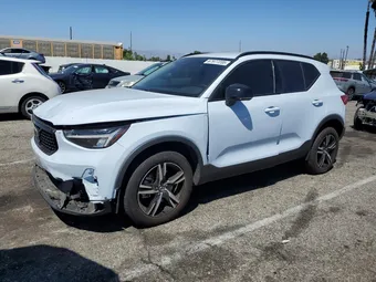 2024 Volvo XC40 YV4L12UK8R2356647
