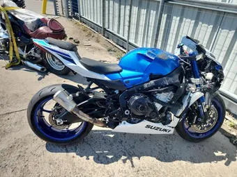 2024 Suzuki GSXR1000 JS1DM11M4R7100100