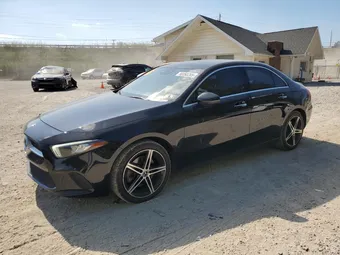 2019 Mercedes-Benz A-Class WDD3G4FB8KW011259