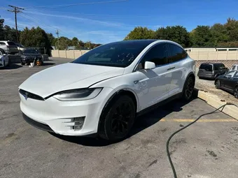 2018 Tesla Model X 5YJXCAE26JF102475