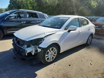 2017 Toyota Yaris 3MYDLBYV2HY152563