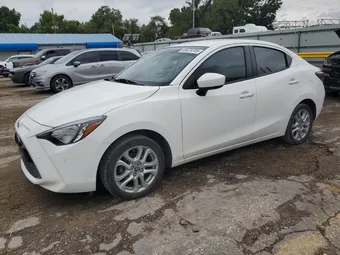 2017 Toyota Yaris 3MYDLBYV5HY194225