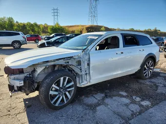 2022 Volvo V90 Cross Country YV4062NLXN1145073