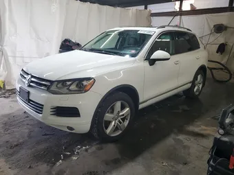 2014 Volkswagen Touareg WVGEP9BPXED005251