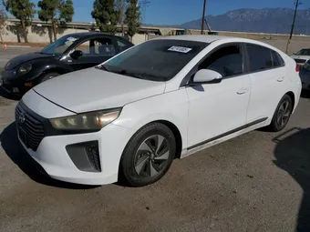 2017 Hyundai Ioniq KMHC75LC3HU019055