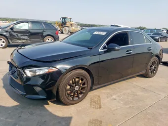 2020 Mercedes-Benz A-Class WDD3G4FB3LW038077