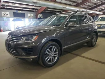 2015 Volkswagen Touareg WVGEF9BP3FD001675