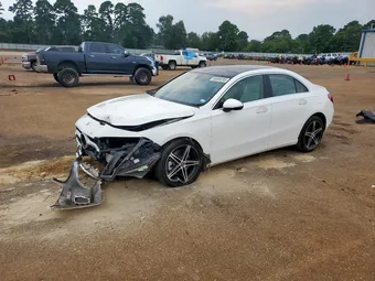 2022 Mercedes-Benz A-Class W1K3G4EB9NJ324677