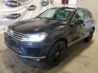2017 Volkswagen Touareg WVGRF7BP1HD001263