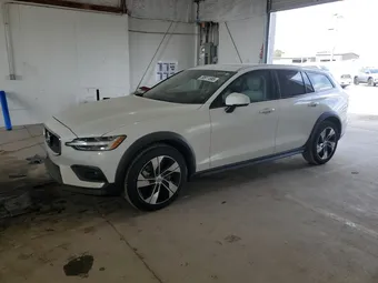 2022 Volvo V60 YV4102WK4N2092036