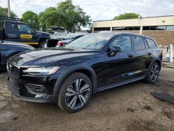 2025 Volvo V60 Cross Country YV4L12WK8S2149064