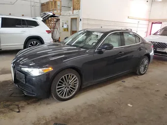 2018 Alfa Romeo Giulia ZARFAEEN6J7595511