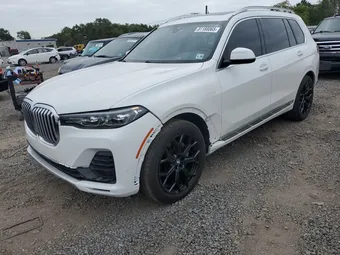2021 BMW X7 5UXCW2C06M9F73362