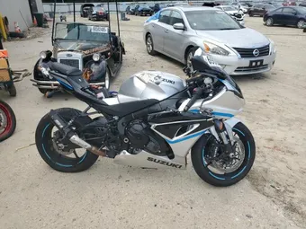 2025 Suzuki GSXR1000 JS1DM11B0S7100437