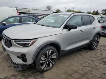 2025 Volvo XC40 YV4L12UC6S2462352