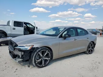 2023 Volvo S60 7JRL12TW2PG236562