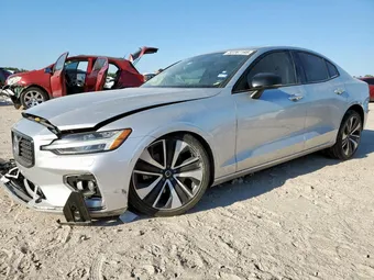 2022 Volvo S60 7JRL12FZ2NG174342