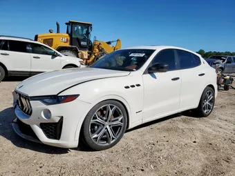 2021 Maserati Levante ZN661YUAXMX359666