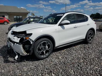 2022 Alfa Romeo Stelvio ZASPAKBNXN7D41203