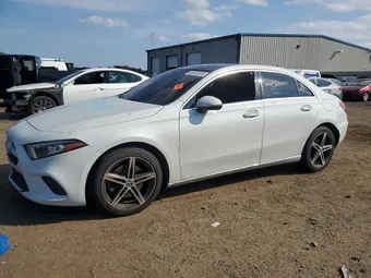 2019 Mercedes-Benz A-Class WDD3G4FB7KW028831