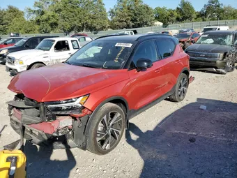 2021 Volvo XC40 YV4162UM8M2584618