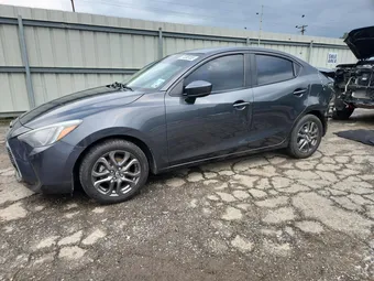 2019 Toyota Yaris 3MYDLBYV4KY502329