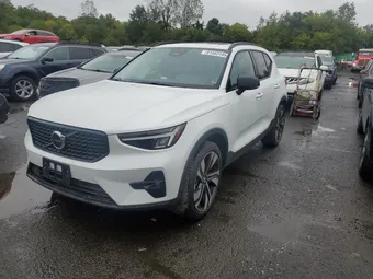 2023 Volvo XC40 YV4L12UW2P2020802
