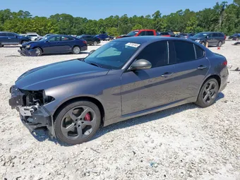 2017 Alfa Romeo Giulia ZARFAEDNXH7551152