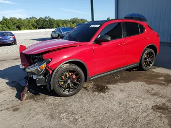 2019 Alfa Romeo Stelvio ZASPAKBN0K7C70377