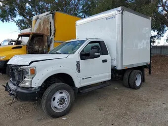 2022 Ford F550 1FDUF5HT3NEF06990