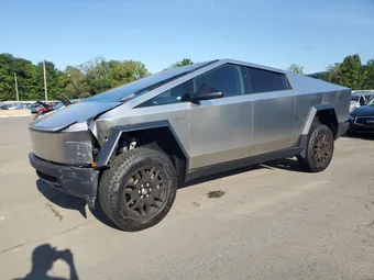 2024 Tesla Cybertruck 7G2CEHED5RA032007