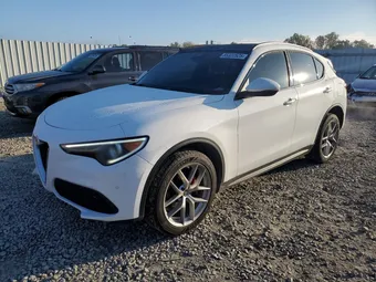 2018 Alfa Romeo Stelvio ZASFAKNN1J7B98837