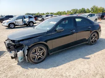 2020 Mercedes-Benz A-Class W1K3G4EB8LJ204687