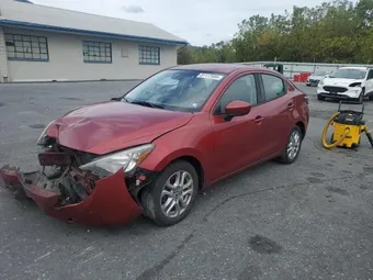 2018 Toyota Yaris 3MYDLBYV4JY313243