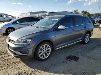 2019 Volkswagen Golf 3VWH17AU3KM511578