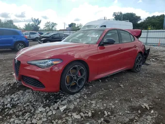 2021 Alfa Romeo Giulia ZARFANBNXM7642953