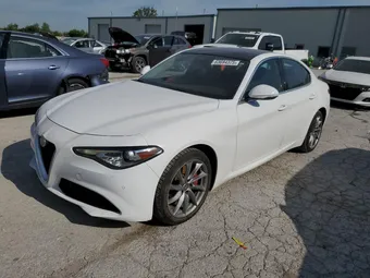2017 Alfa Romeo Giulia ZARFAEDN3H7553566
