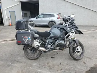 2022 BMW R-Series WB10M1309N6G04446