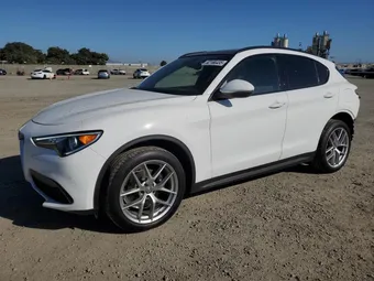 2018 Alfa Romeo Stelvio ZASFAKNN8J7B93456