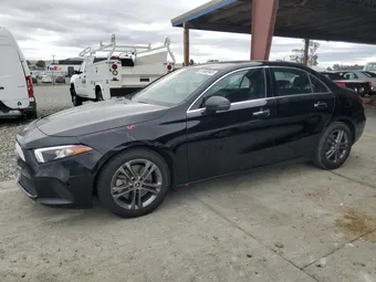2020 Mercedes-Benz A-Class W1K3G4EB8LW044216