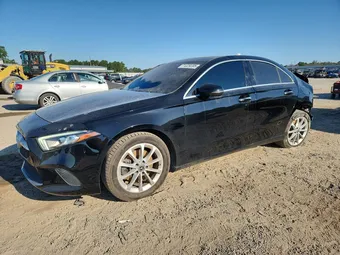 2019 Mercedes-Benz A-Class WDD3G4EB6KW024285