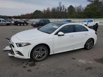 2022 Mercedes-Benz A-Class W1K3G4FB7NJ363069