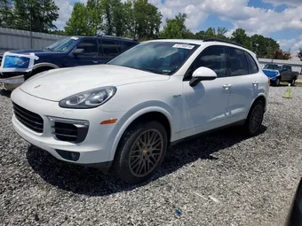 2017 Porsche Cayenne WP1AE2A27HLA70329