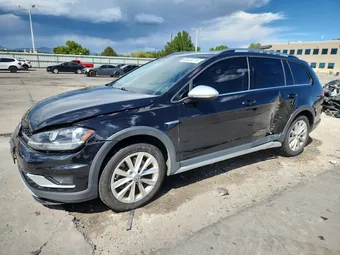 2018 Volkswagen Golf 3VWH17AU2JM759397