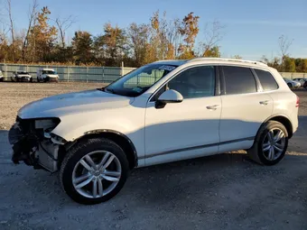 2014 Volkswagen Touareg WVGEP9BP1ED003775