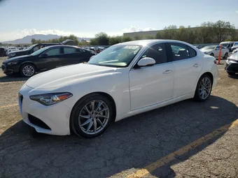 2018 Alfa Romeo Giulia ZARFAEBN4J7582423